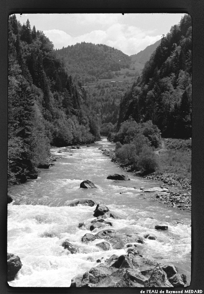 image: This is ‘
l’eau 9
’.