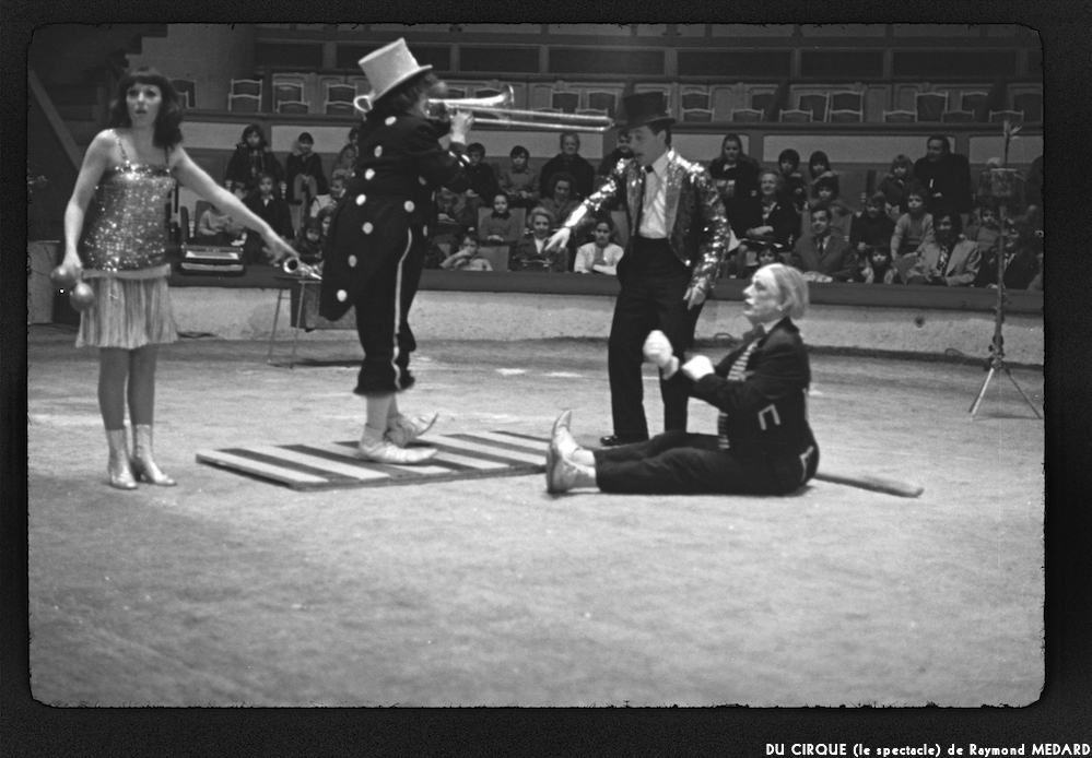 image: This is ‘
LE CIRQUE (le spectacle) 30
’.