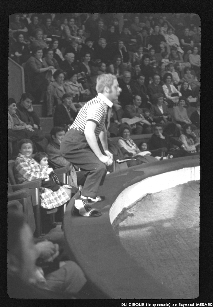 image: This is ‘
LE CIRQUE (le spectacle) 32
’.