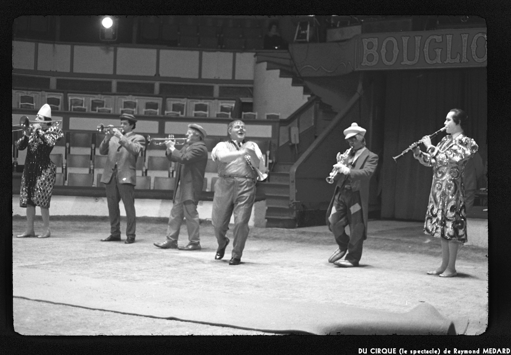 image: This is ‘
LE CIRQUE (le spectacle) 34
’.