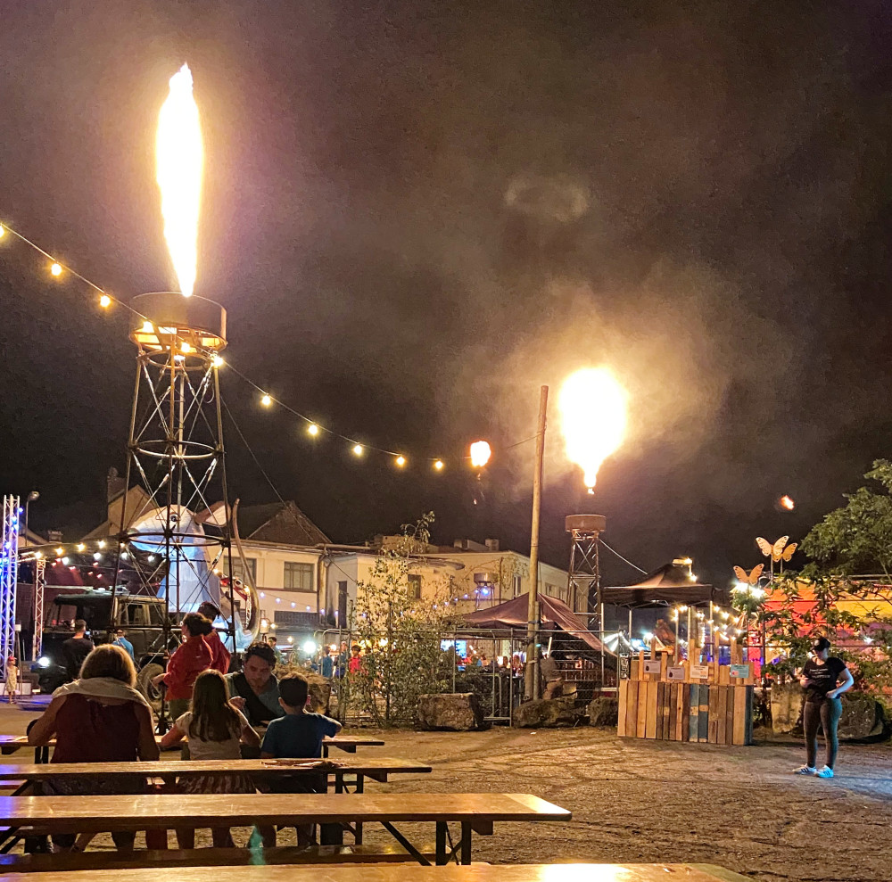 image: This is ‘
esch/uelzecht (xxxvii) 7
’.