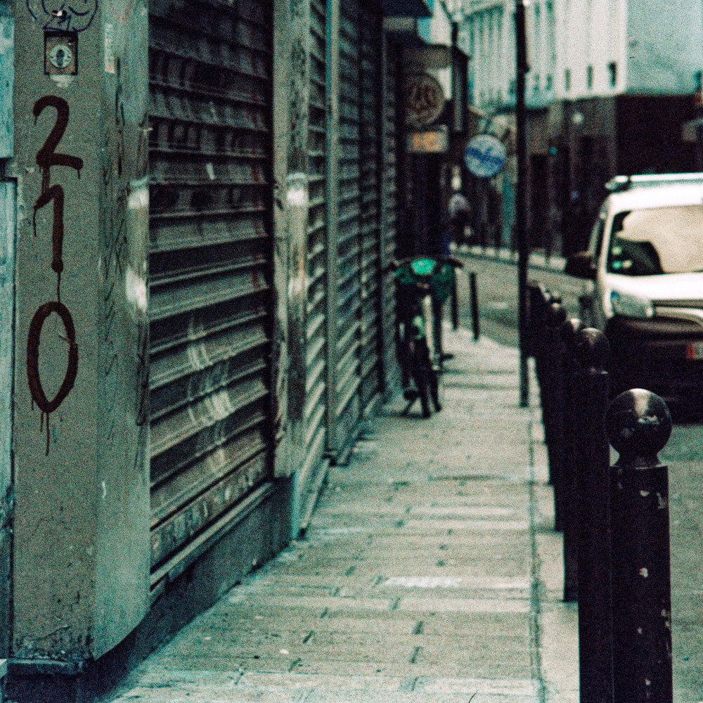 image: This is ‘
paris (xviii) 2
’.