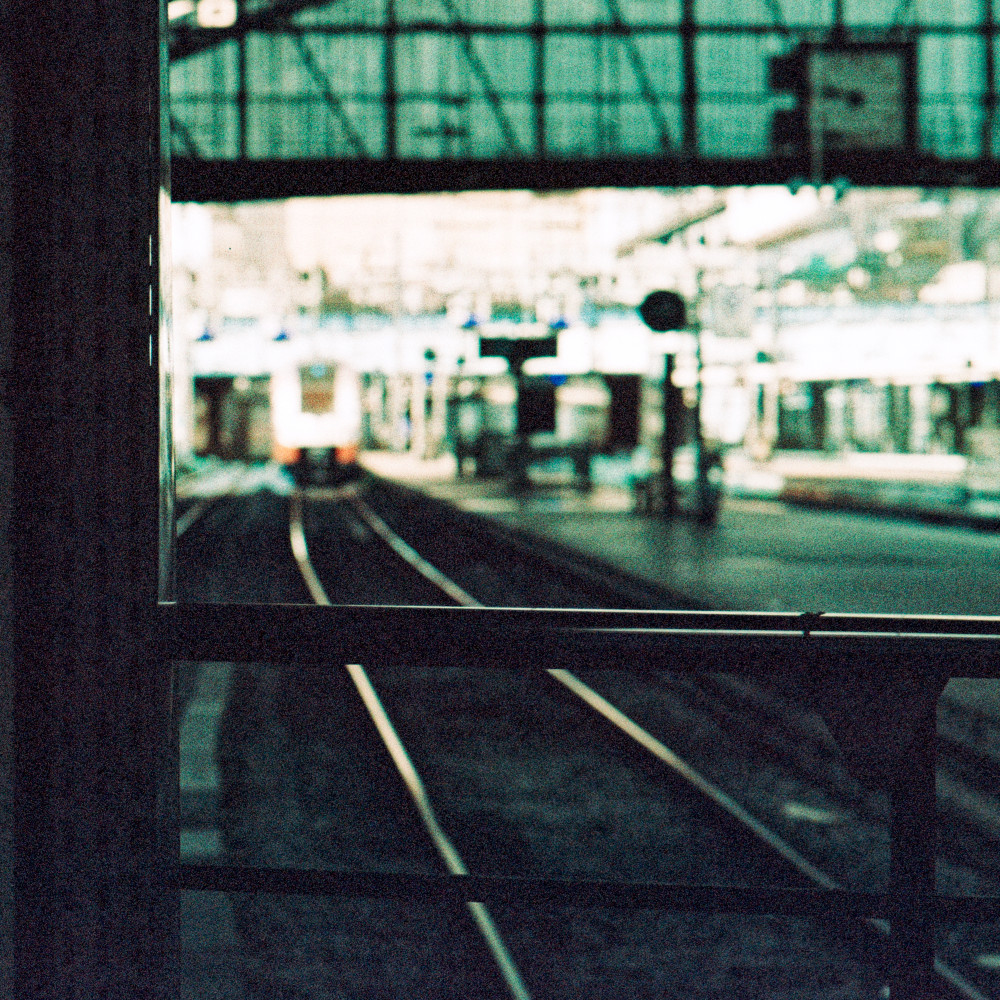 image: This is ‘
paris (xx) 5
’.