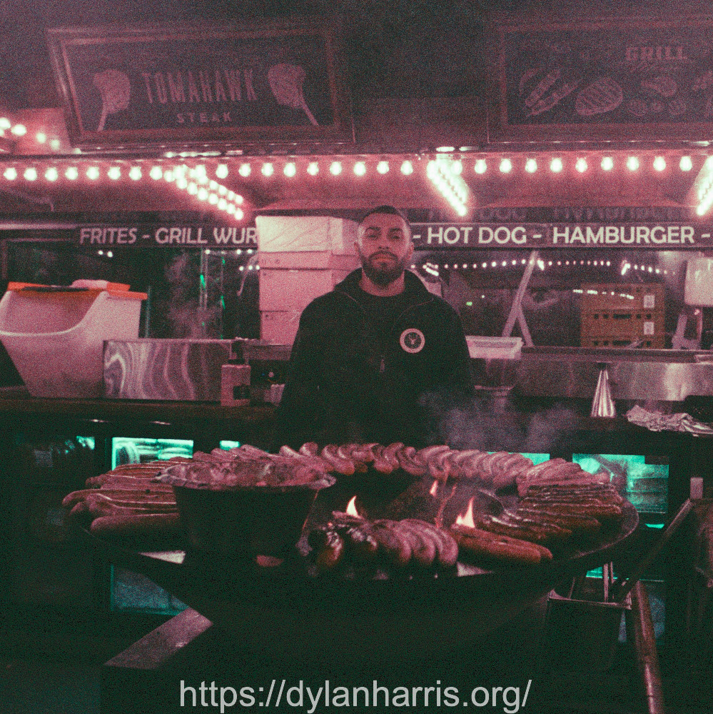 image: This is ‘
christmas market (i) 7
’.