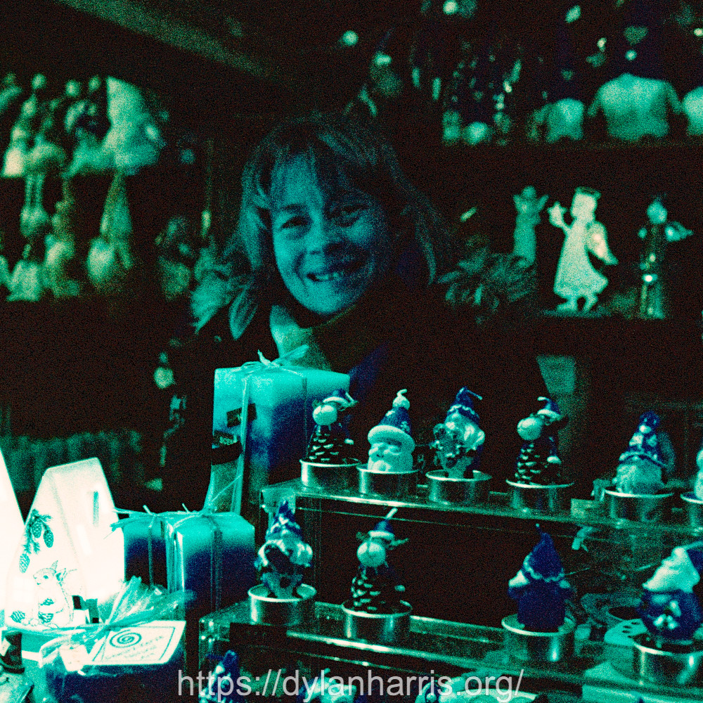 image: This is ‘
christmas market (iii) 4
’.