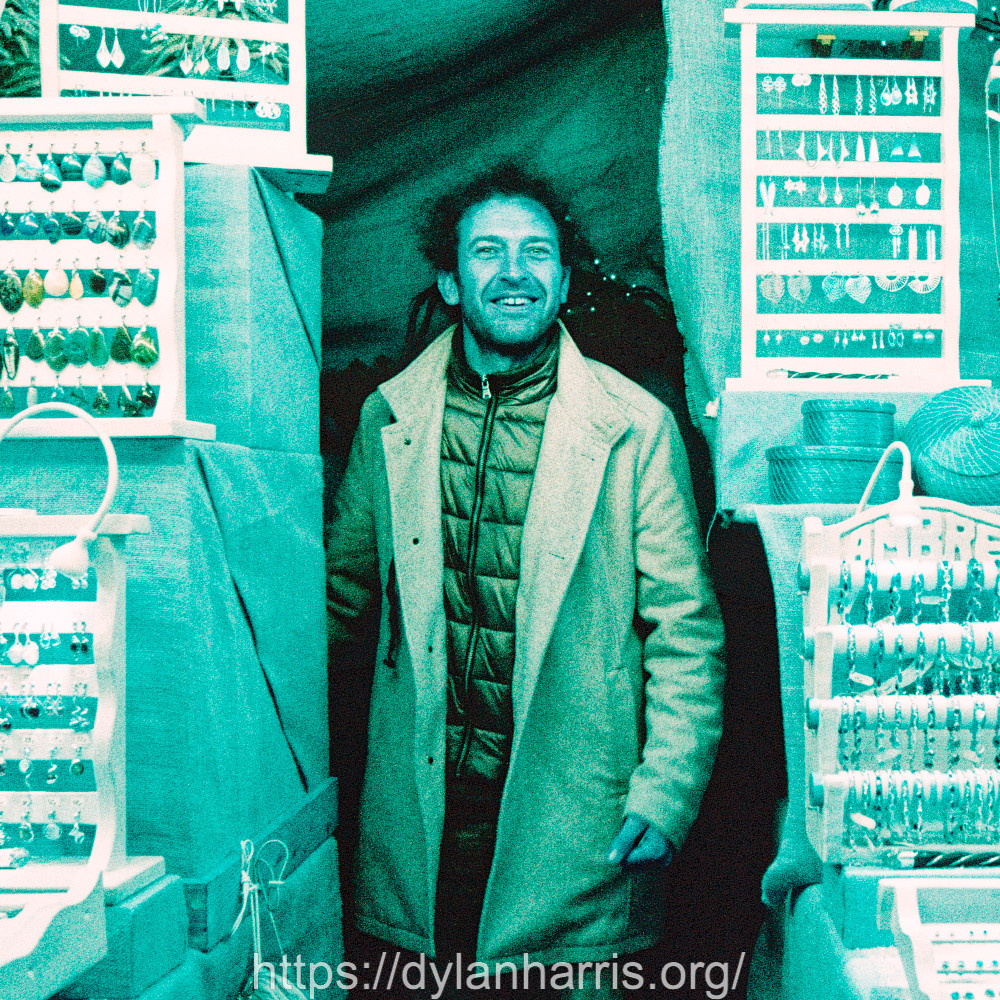 image: This is ‘
christmas market (iv) 1
’.