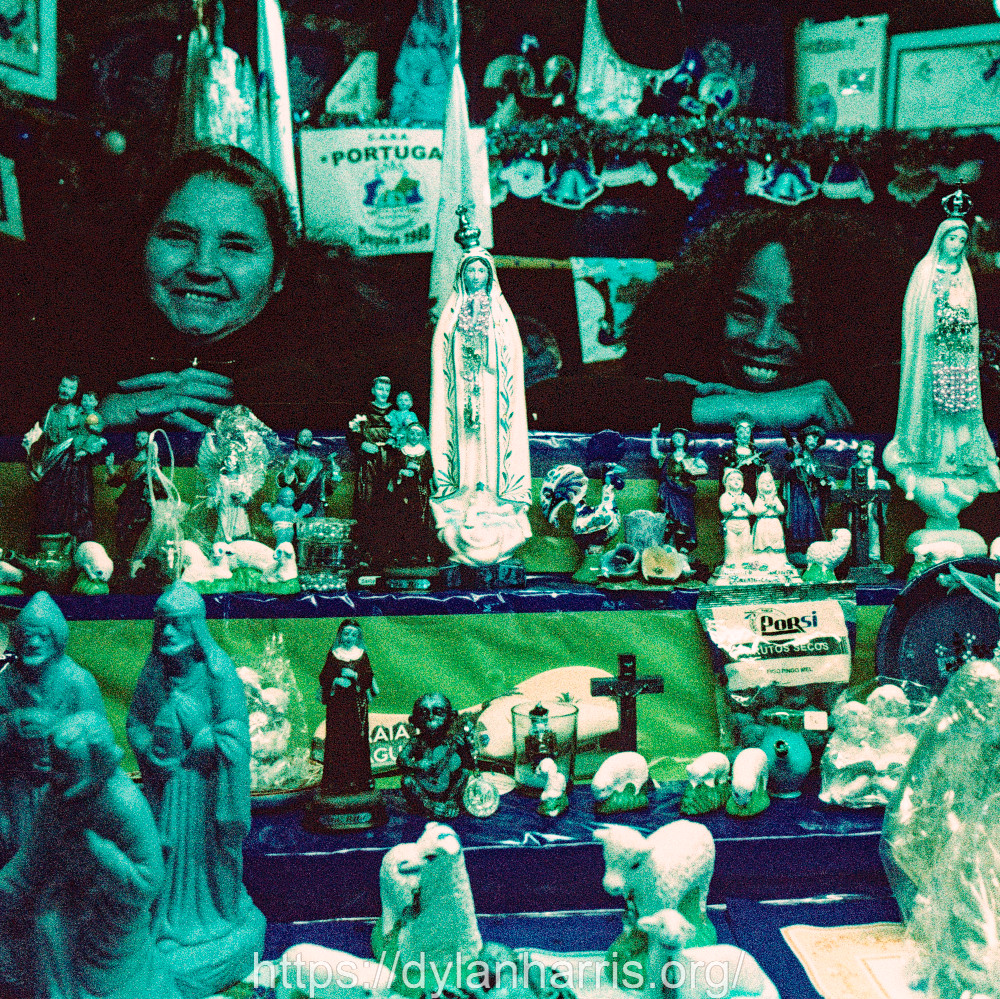 image: This is ‘
christmas market (iv) 9
’.