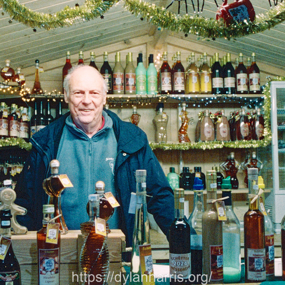 image: This is ‘
christmas market (vi) 4
’.