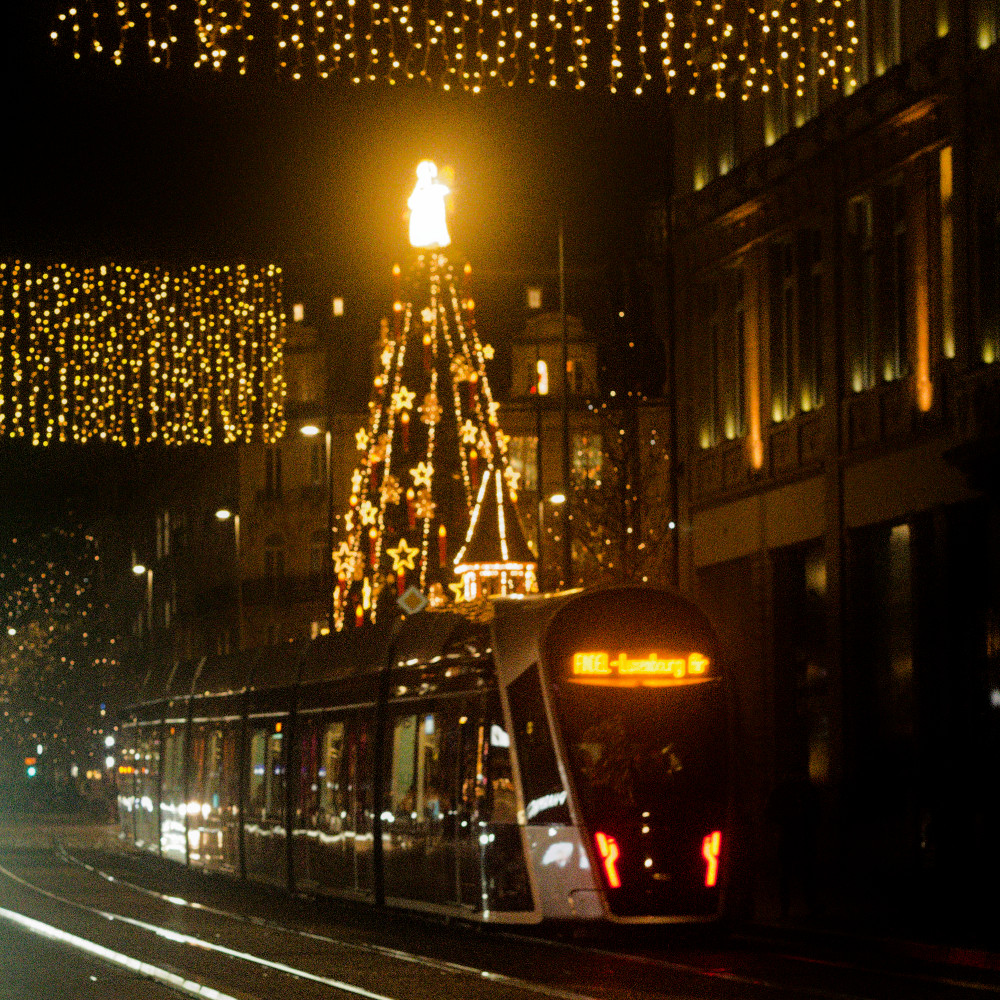 image: This is ‘
tram (ii) 1
’.