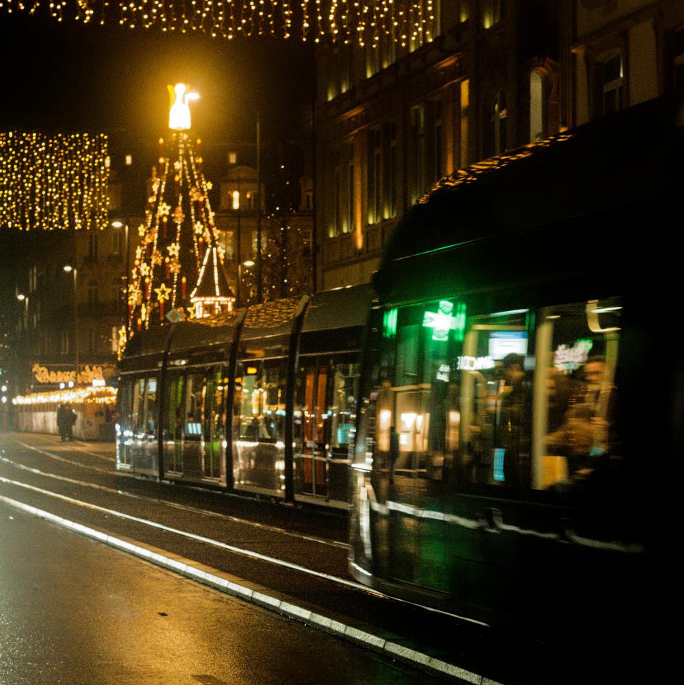 image: This is ‘
tram (ii) 2
’.