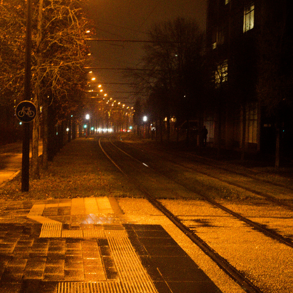 image: This is ‘
tram (iv) 3
’.