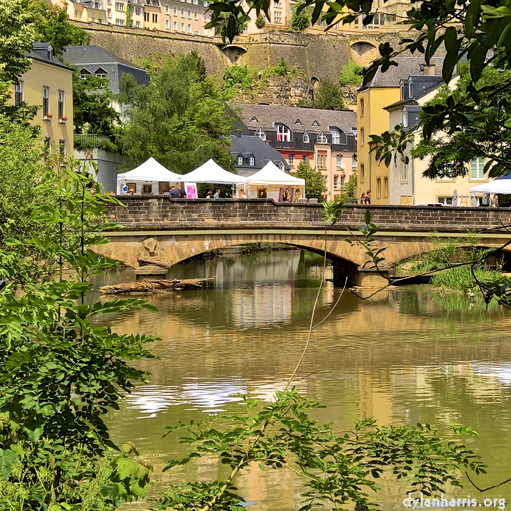 image: This is ‘
konscht am gronn (iii) 3
’.