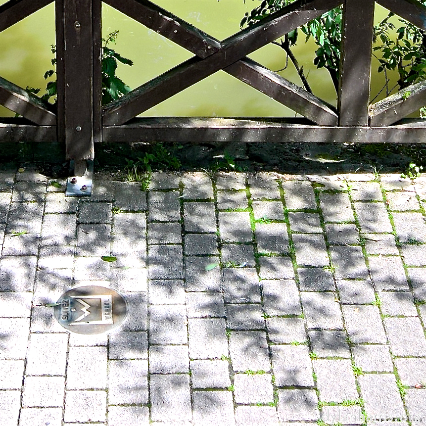 image: This is ‘
konscht am gronn (iii) 4
’.