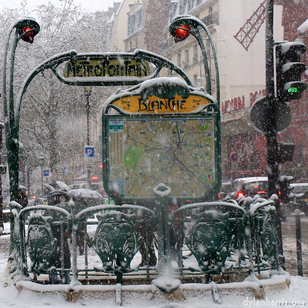 image: This is ‘
montmartre (xiii) 1
’.