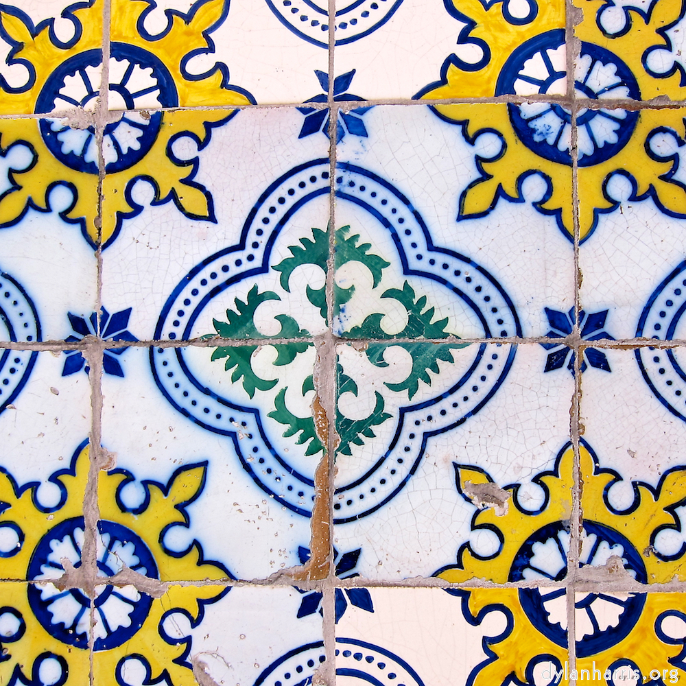 image: This is ‘
lisbon (v) 9
’.