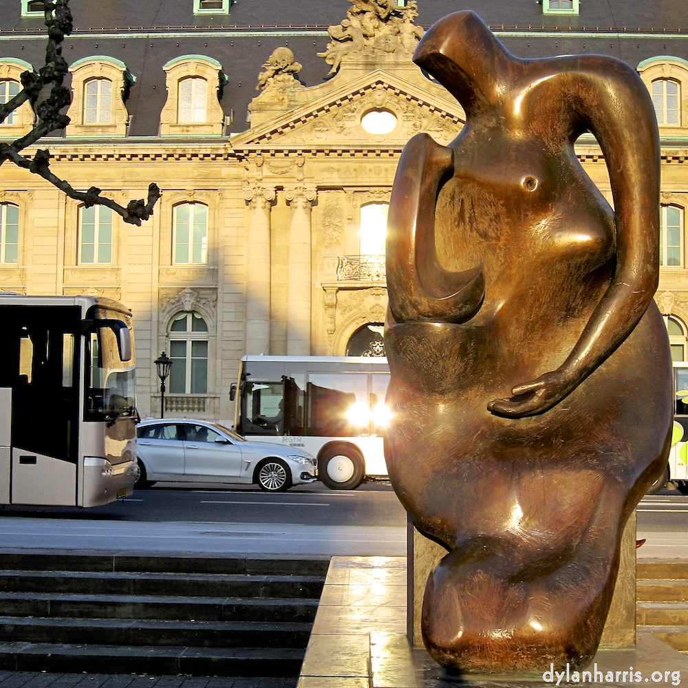 image: This is ‘
sculpture (v) 2
’.