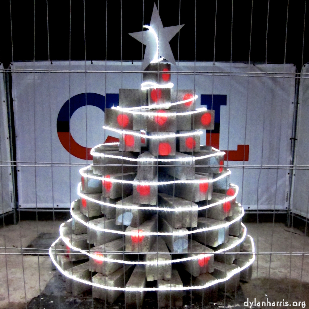 Image 'esch–sur–alzette (viii) 3', at Escher Déierepark, the head and crest of a chicken.