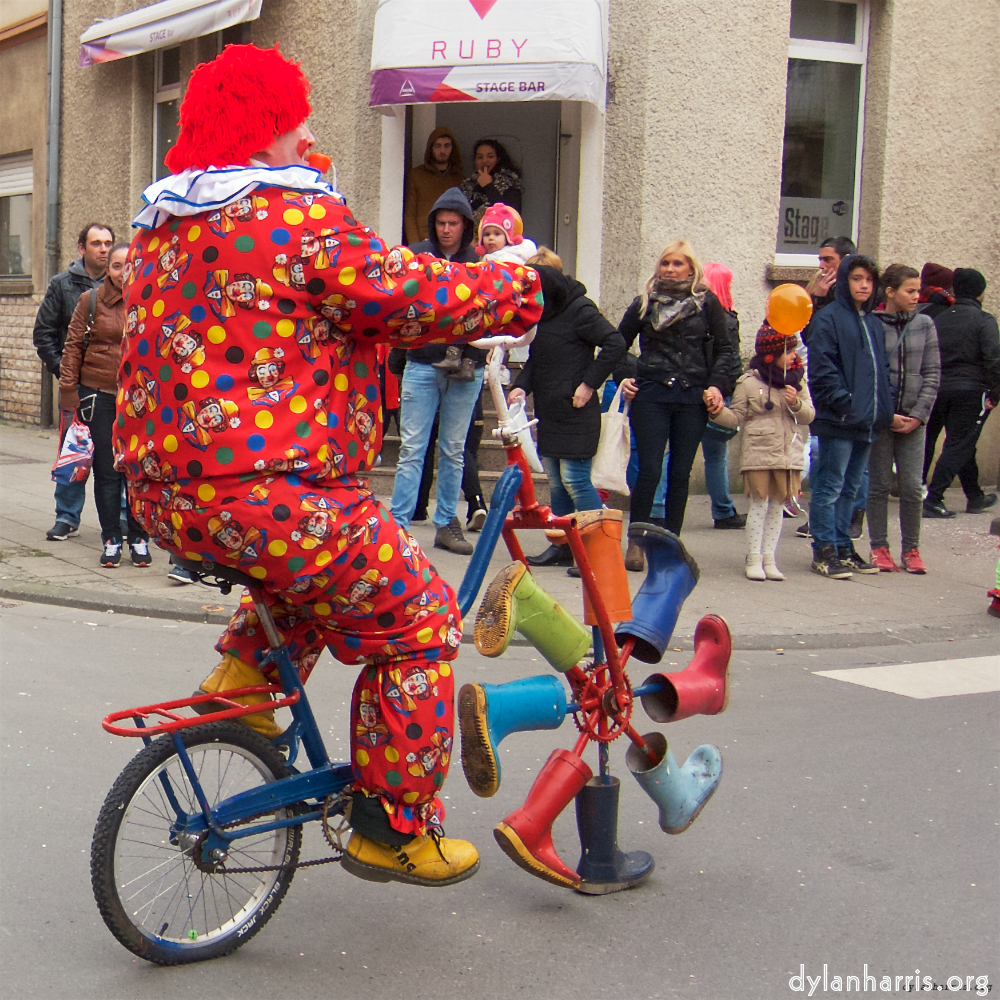 image: This is ‘
esch–sur–alzette (i) 1
’.