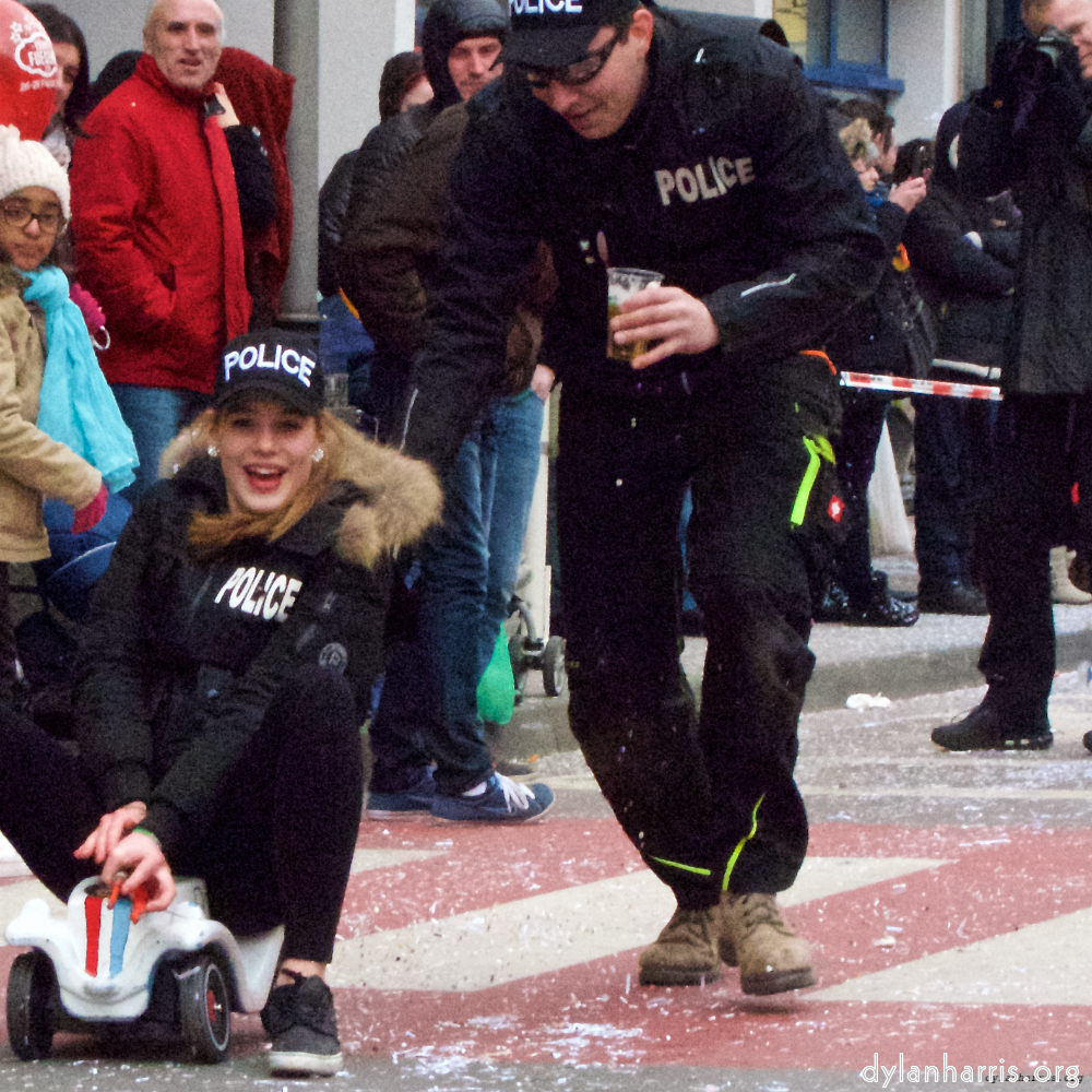 image: This is ‘
esch–sur–alzette (i) 7
’.