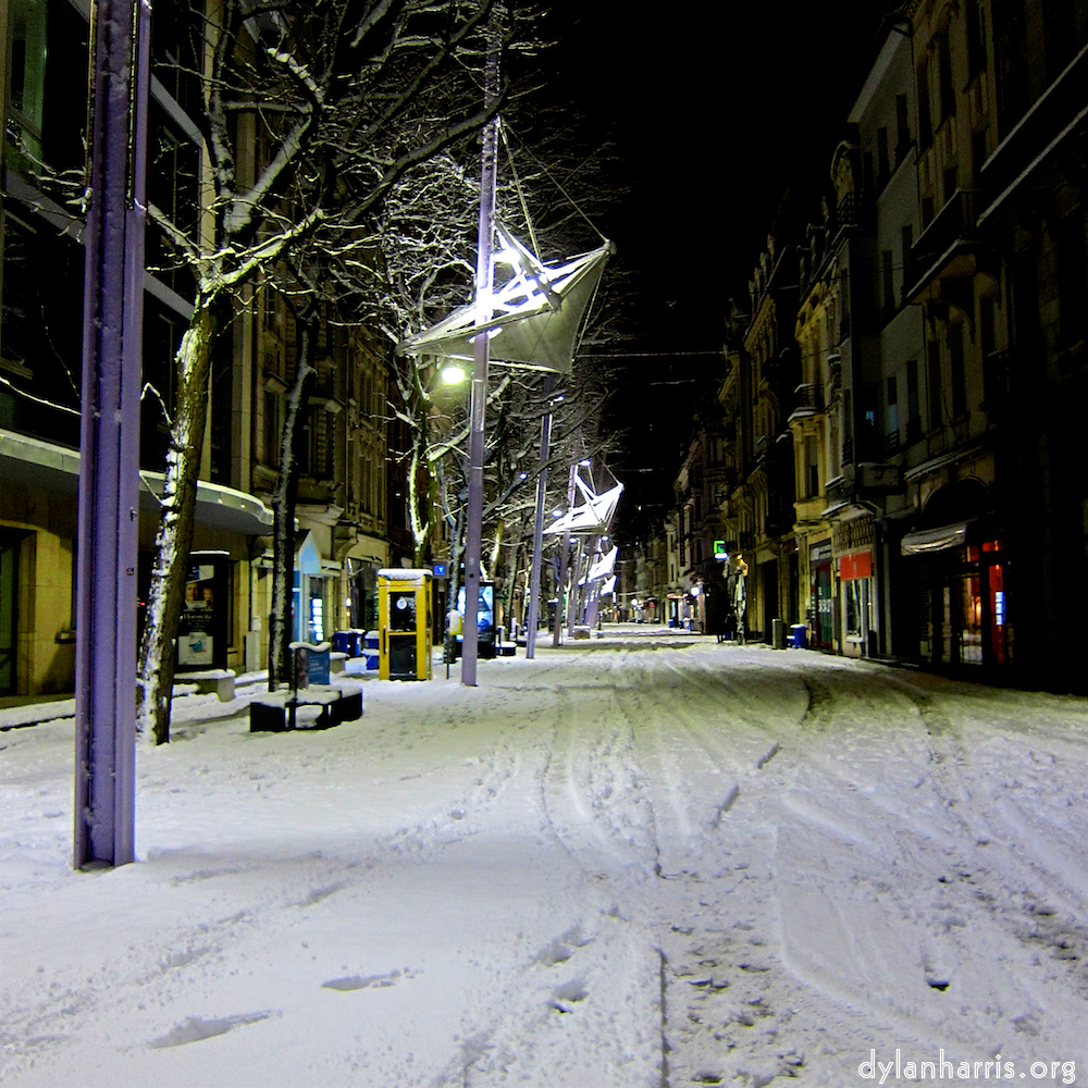 image: Voici ‘way to work (viii) 2’.