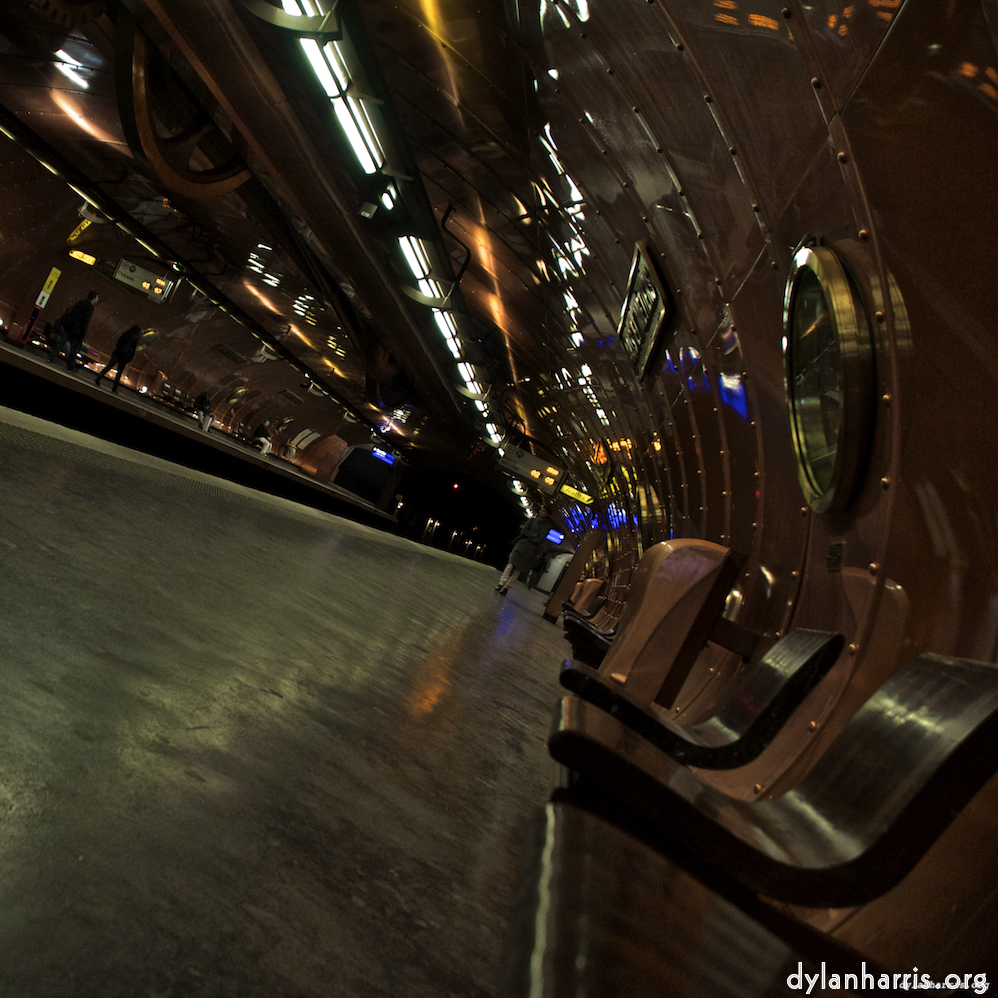 Image 'metro (i) 5'.