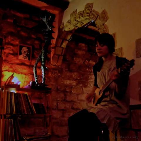 image: unlabelled image