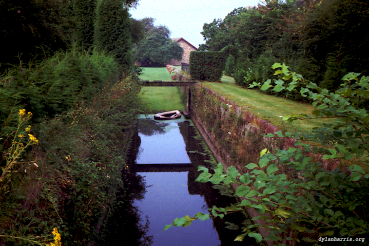 image: unlabelled image