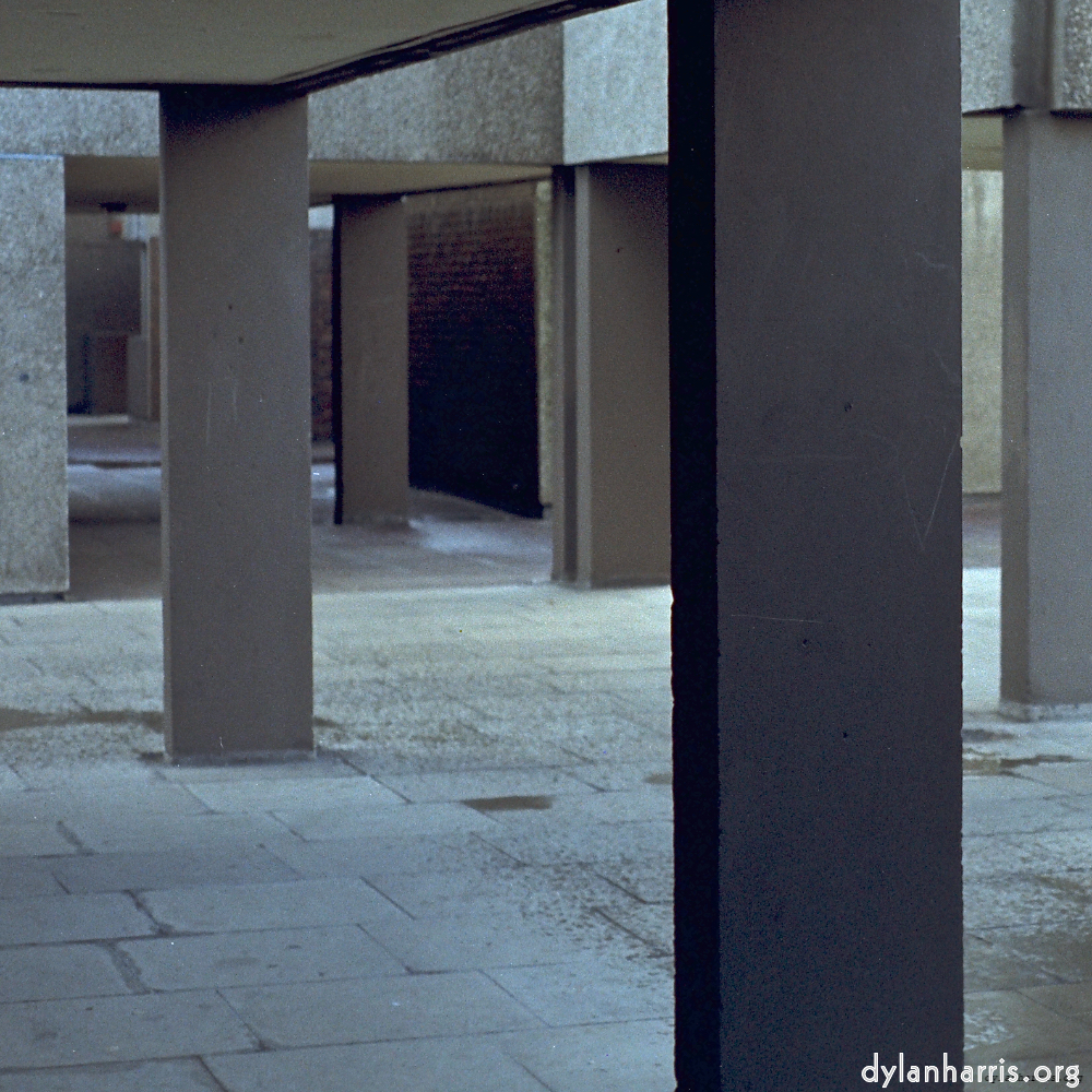 Image: Image 'london (i) 4'.