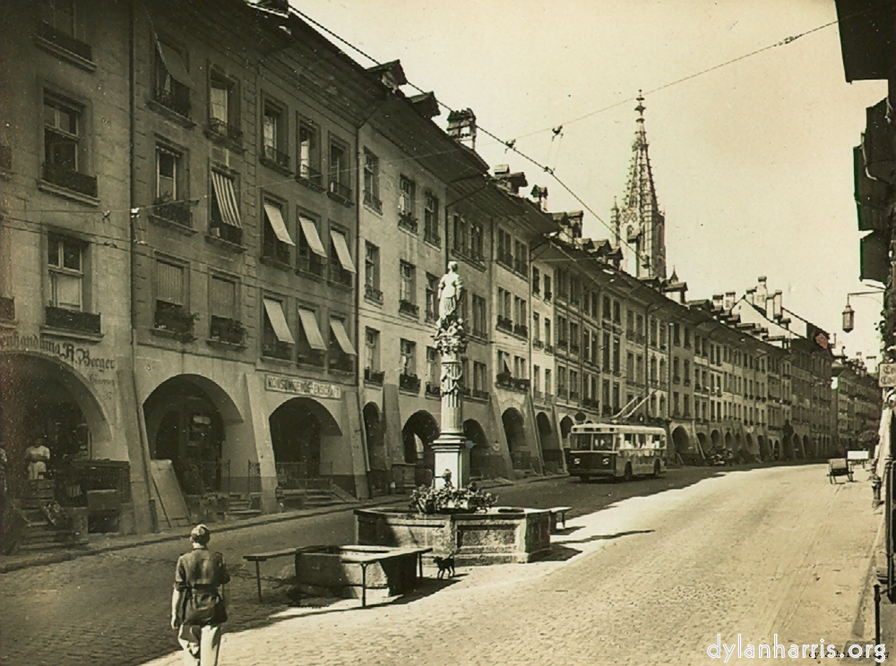 image: Postcard [[ The Fountain and Statue of Justice, in the Street of Justice. ]]