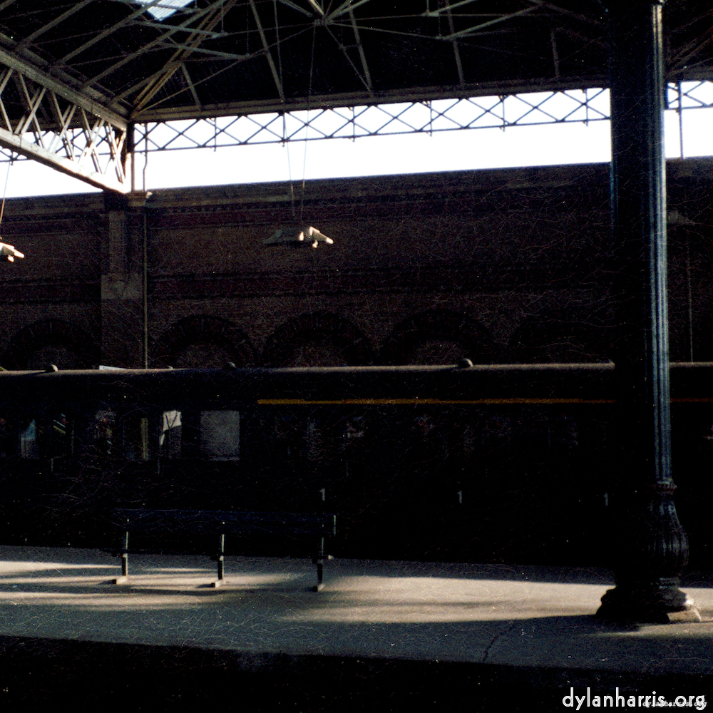 image: This is ‘
train (vi) 3
’.