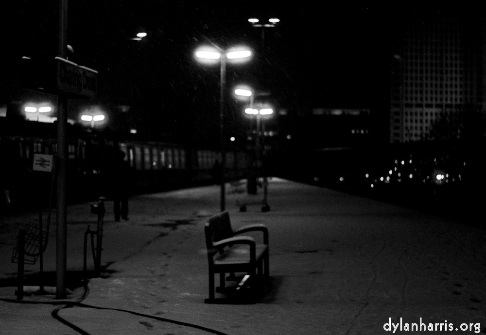 Image: Image 'train (i) 1'.