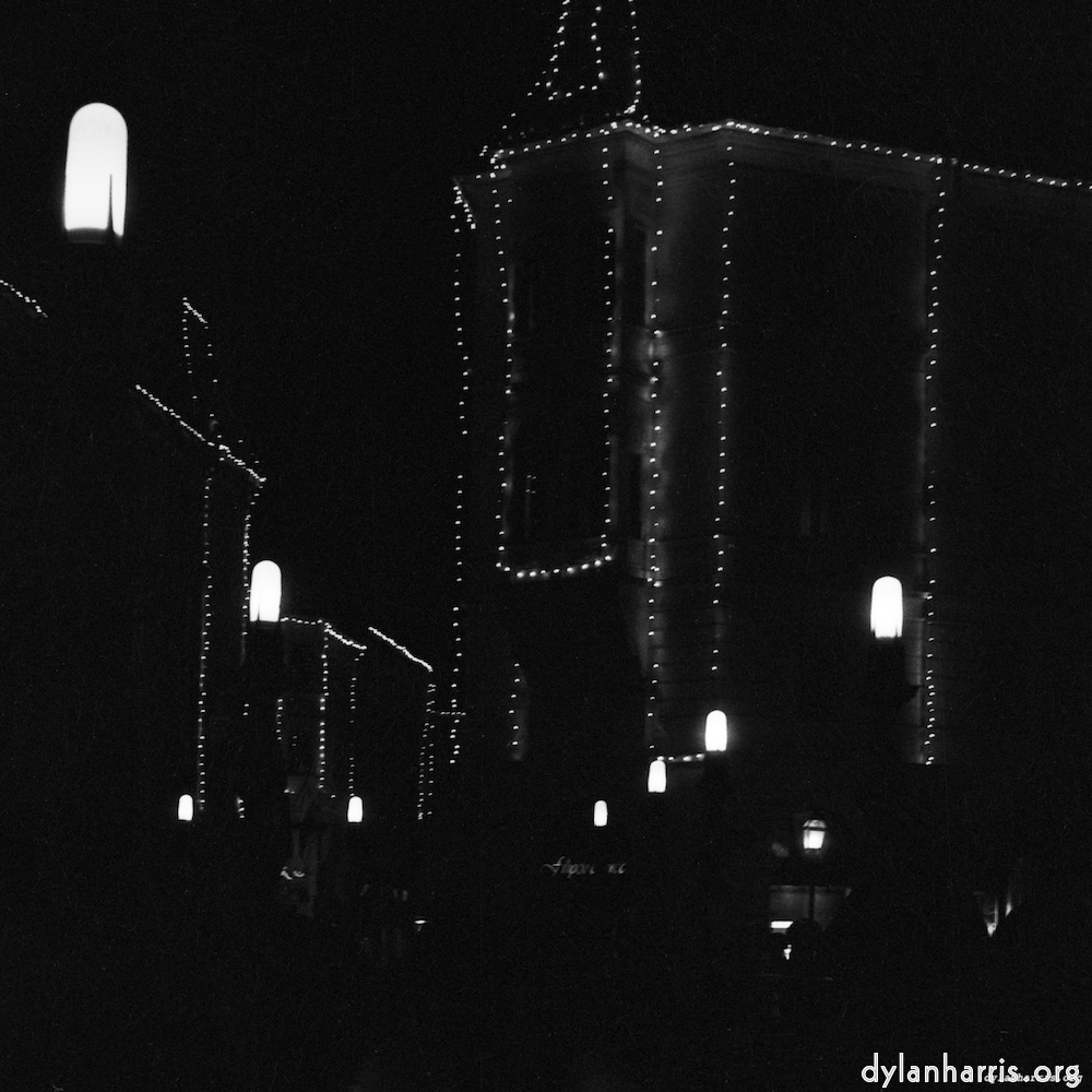 image: This is ‘
untitled (i) 2
’.