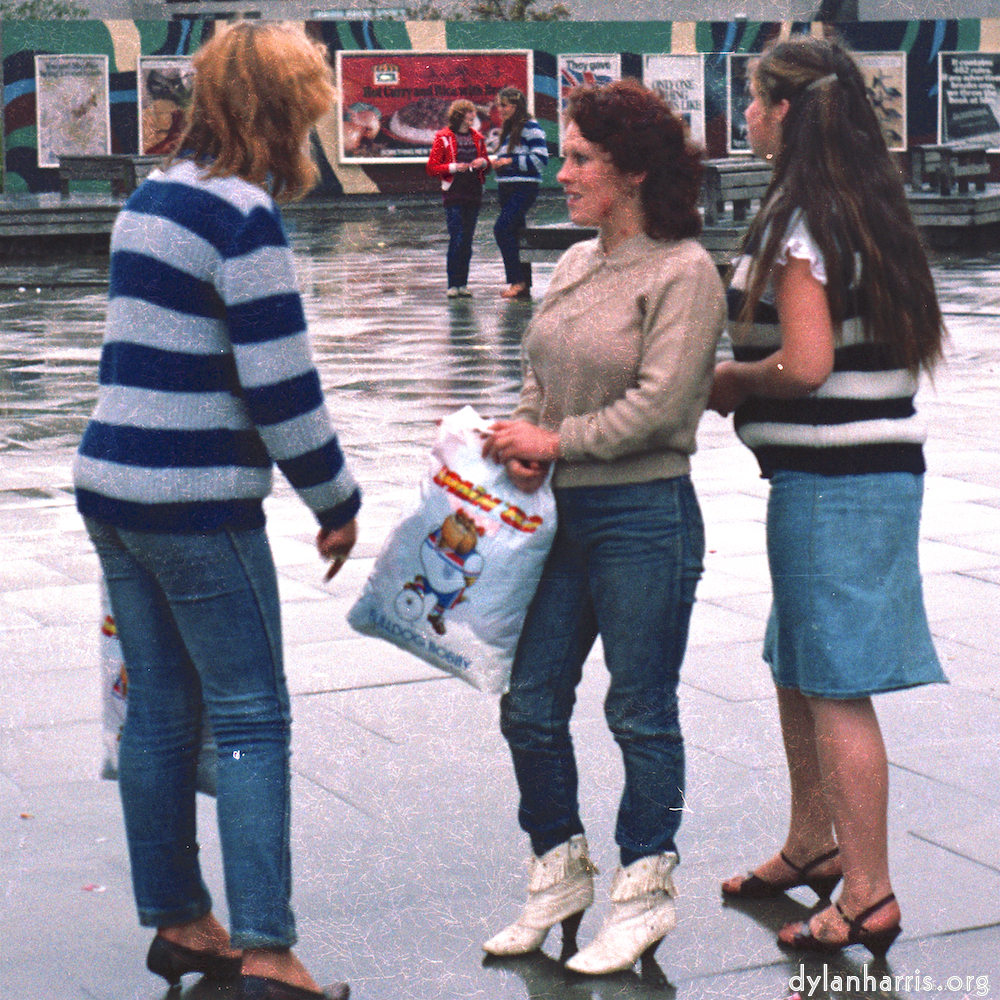 Image 'thamesmead (i) 2'.