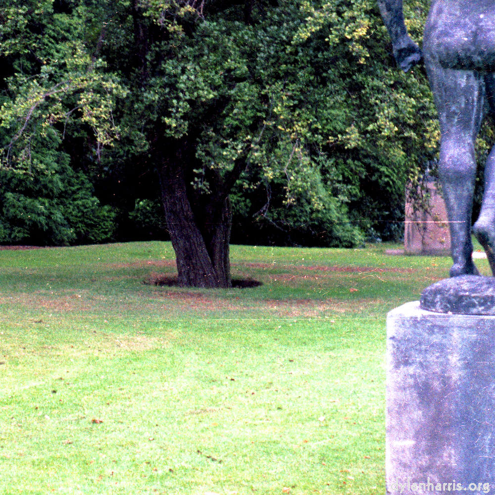 Image: Image 'sculpture (i) 2'.